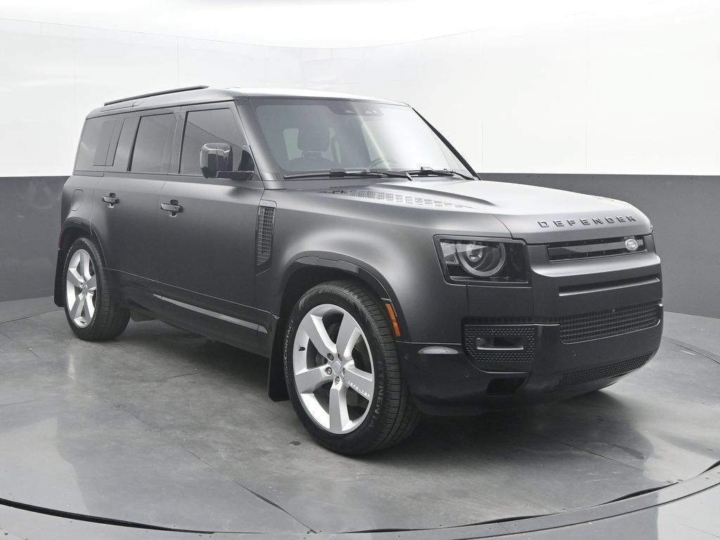 Used 2025 Land Rover Defender 110 X-Dynamic SE AWD/4WD image 9