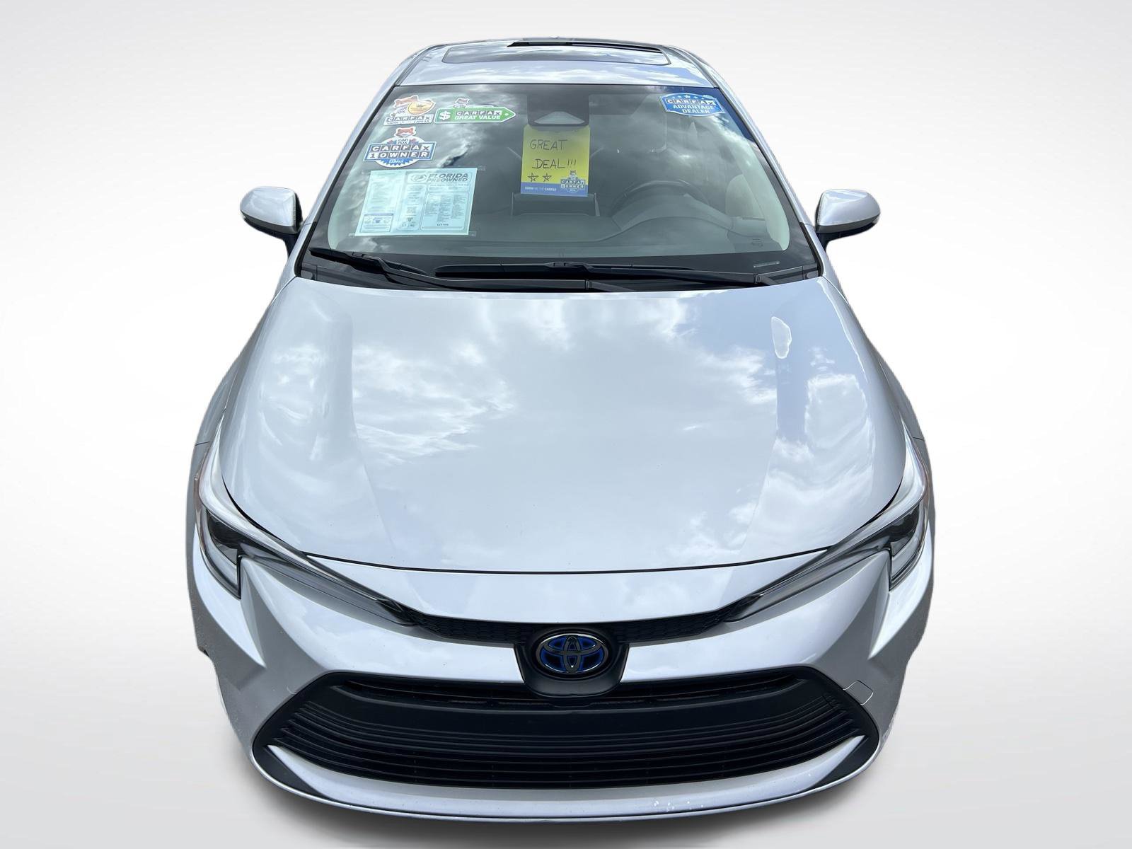 Used 2024 Toyota Corolla XLE FWD image 3