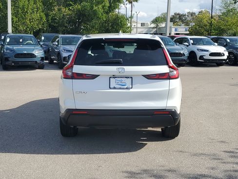 Used 2025 Honda CR-V EX image 5