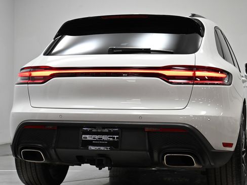 Used 2023 Porsche Macan image 46