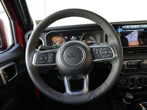 Used 2024 Jeep Wrangler Unlimited Sahara w/ Technology Group AWD/4WD image 40