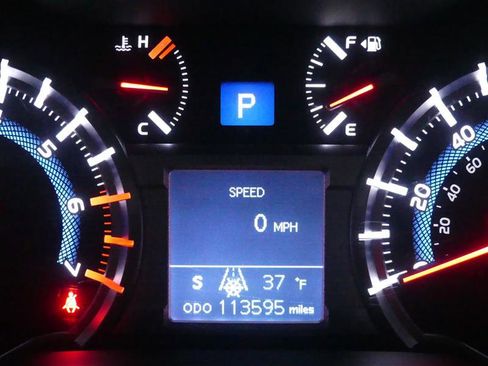 Used 2015 Toyota 4Runner Limited image 33