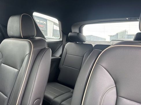 Used 2023 Chevrolet Traverse Premier w/ Redline Edition image 15