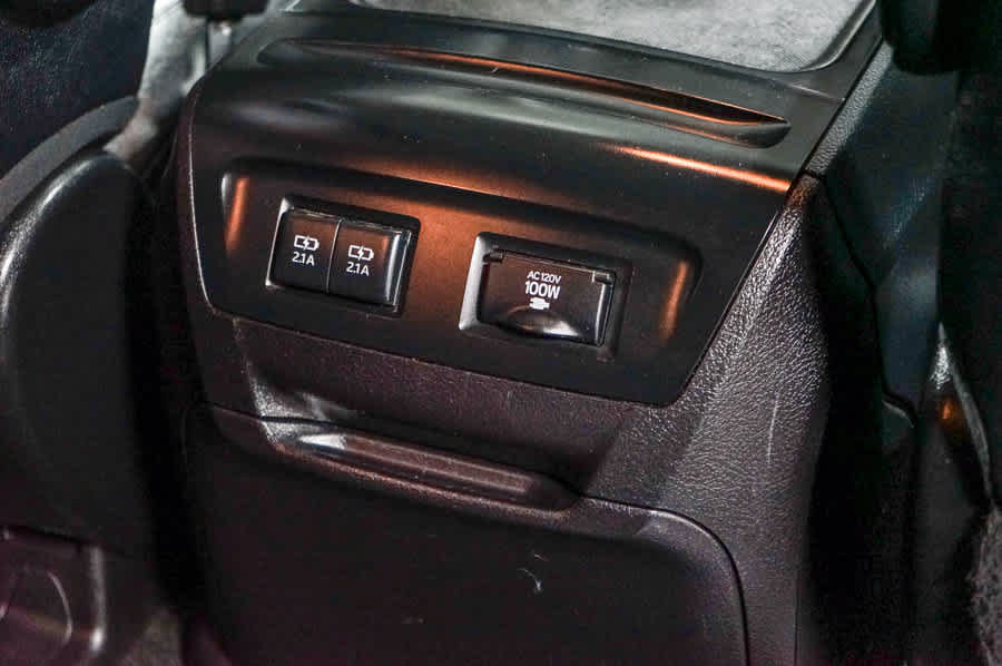 Used 2018 Toyota Sienna SE w/ Carpet Mat Package FWD image 16