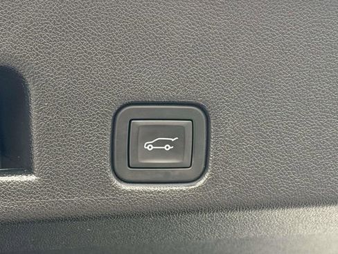 Used 2024 GMC Acadia Elevation w/ Trailering Package image 9