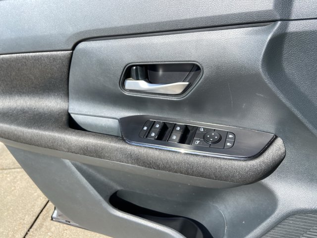Used 2025 Nissan Kicks SV FWD image 46