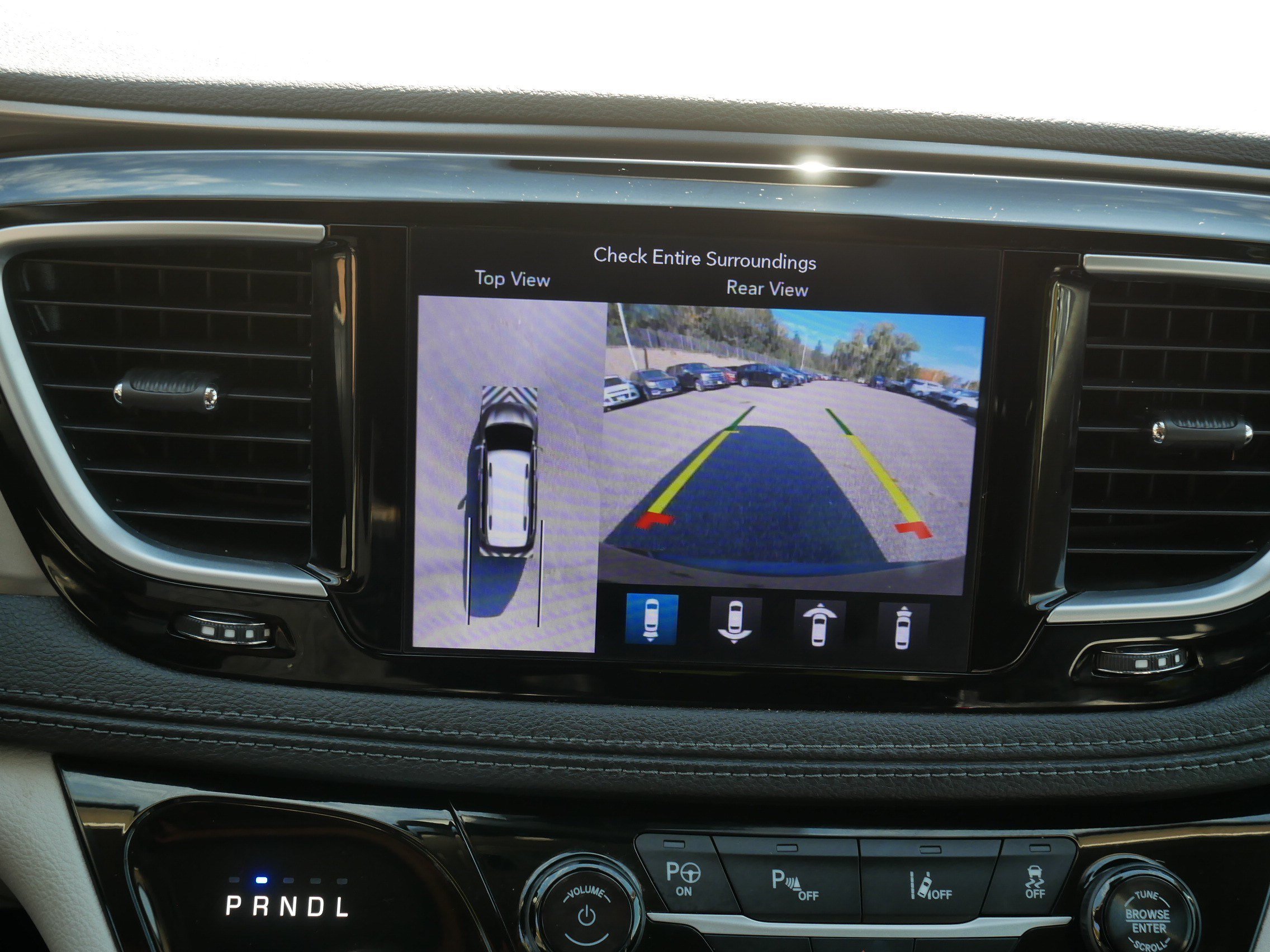 Used 2018 Chrysler Pacifica Limited w/ Advanced Safetytec Group FWD image 27