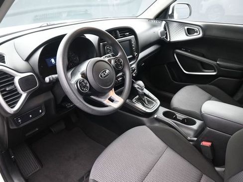 Used 2021 Kia Soul LX FWD image 17