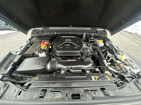 Used 2022 Jeep Wrangler Sport S image 9