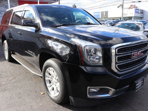 Used 2017 GMC Yukon XL SLT image 7