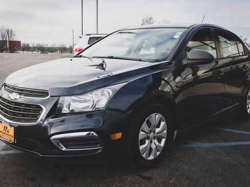 Used 2016 Chevrolet Cruze LS image 6
