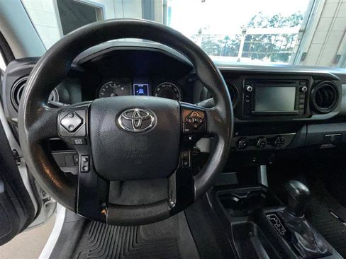 Used 2019 Toyota Tacoma SR image 15