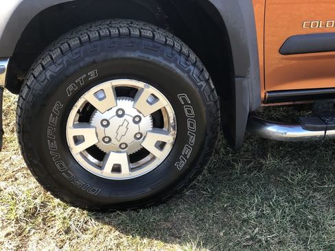 Used 2004 Chevrolet Colorado LS w/ Power Convenience Package image 2