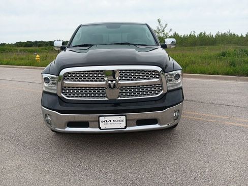Used 2017 RAM 1500 Laramie w/ Convenience Group AWD/4WD image 4