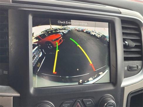 Used 2019 RAM 1500 Classic SLT w/ Luxury Group image 10