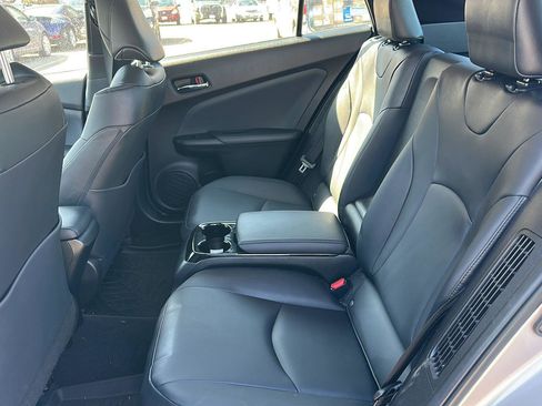 Used 2019 Toyota Prius Prime Advanced image 4