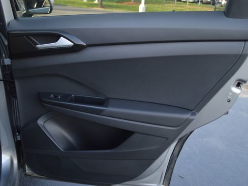 Used 2022 Volkswagen Taos SEL image 31