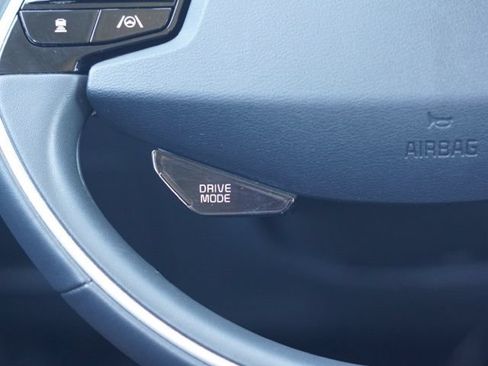 Used 2025 Kia Niro EX FWD image 23