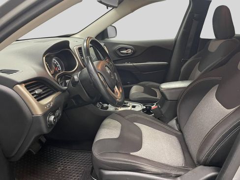 Used 2014 Jeep Cherokee Latitude w/ Cold Weather Group AWD/4WD image 18