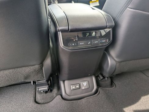 New 2026 Toyota Highlander Limited AWD/4WD image 27