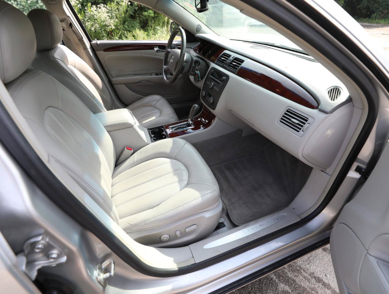 Used 2006 Buick Lucerne CXL w/ Luxury Package FWD image 12