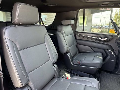 Used 2024 GMC Yukon XL Denali w/ Denali Reserve Package image 13