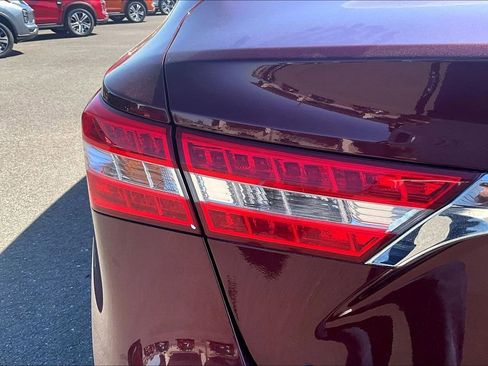 Used 2013 Toyota Avalon XLE FWD image 28