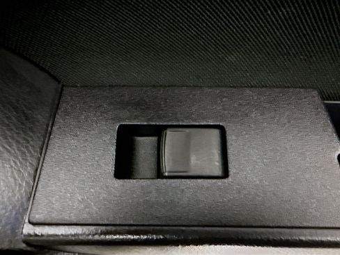 Used 2018 Toyota Corolla L image 30