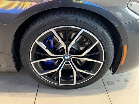 Used 2023 BMW M550i xDrive w/ Dynamic Handling Package image 41