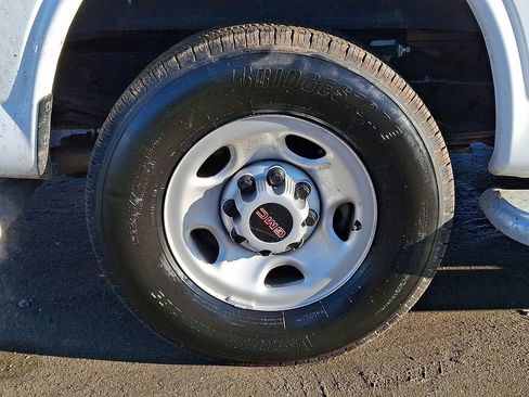 Used 2024 GMC Savana 2500 w/ Driver Convenience Package image 34