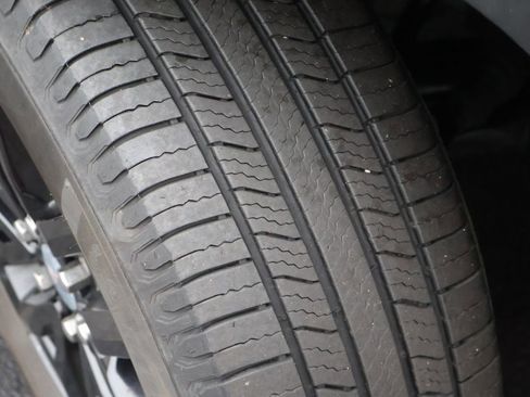 Used 2019 GMC Acadia SLE w/ Driver Alert Package I image 12