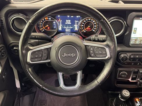 Used 2021 Jeep Wrangler Unlimited Sahara image 16