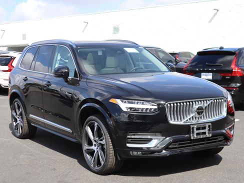Certified 2024 Volvo XC90 B6 Ultimate image 1