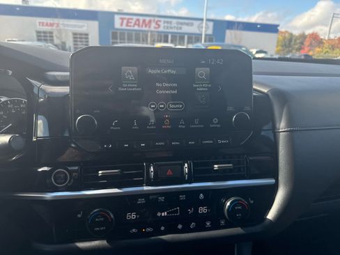 Used 2022 Nissan Pathfinder SL image 25