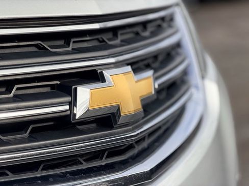 Used 2017 Chevrolet Traverse LT image 29