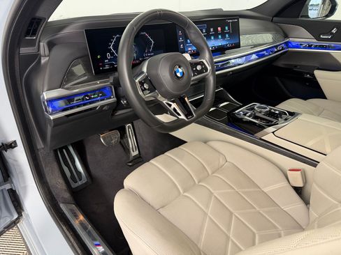 Certified 2024 BMW 740i xDrive AWD/4WD image 4