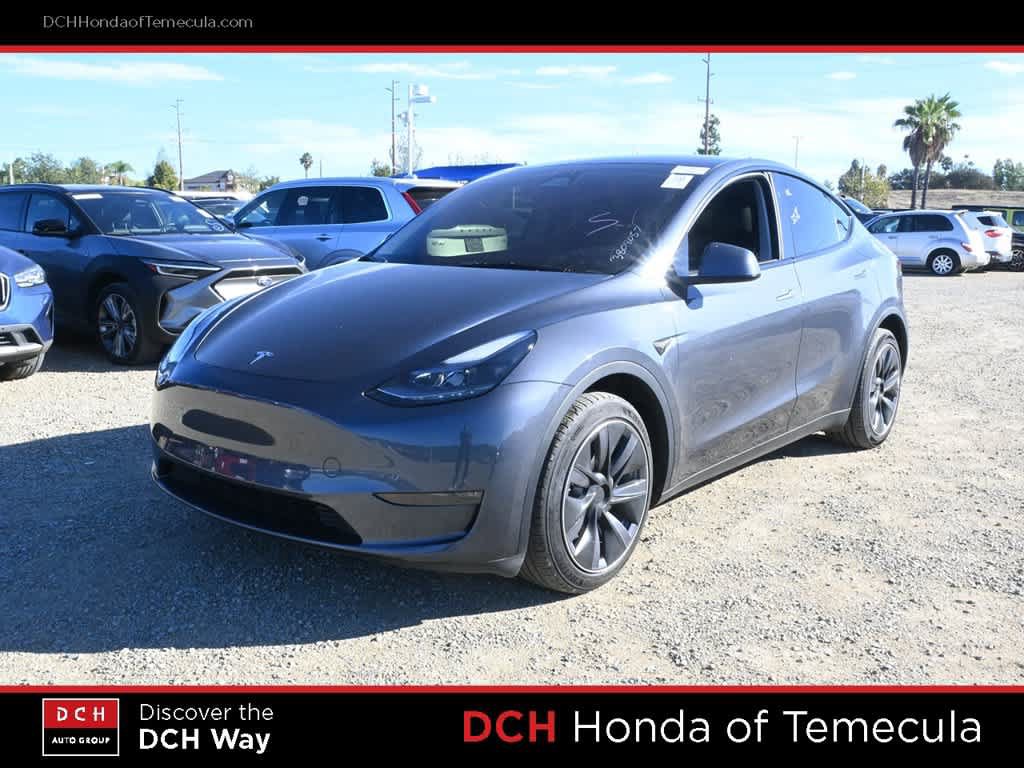 Used 2024 Tesla Model Y Long Range AWD/4WD image 1