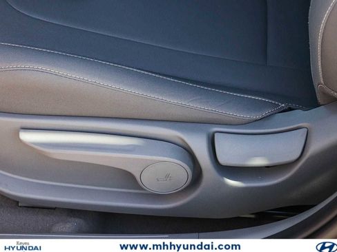 New 2025 Hyundai Elantra Sport FWD image 18