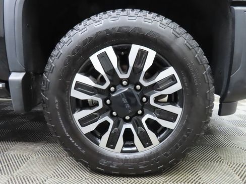 Used 2025 GMC Sierra 2500 Denali Ultimate w/ Max Trailering Package image 8