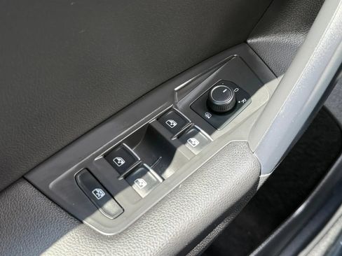 Used 2021 Volkswagen Tiguan S AWD/4WD image 39