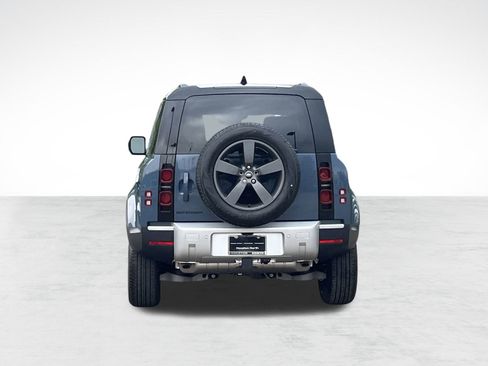 Used 2025 Land Rover Defender 110 S image 9