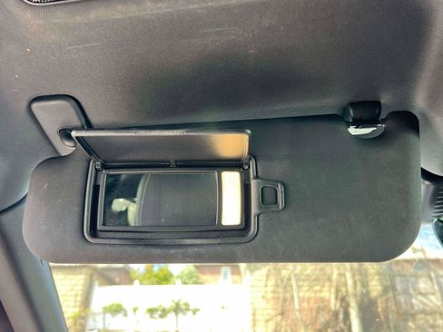 Used 2022 Land Rover Range Rover Velar S AWD/4WD image 34