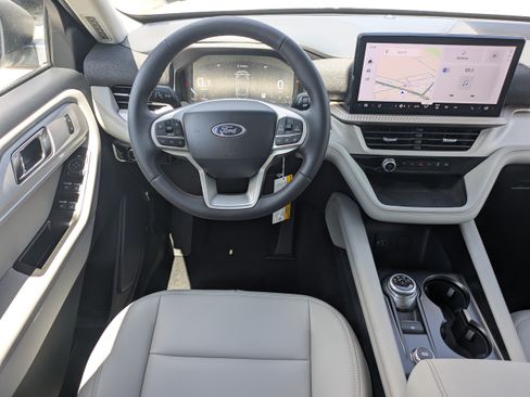 New 2026 Ford Explorer Active w/ Active Comfort Package RWD image 17