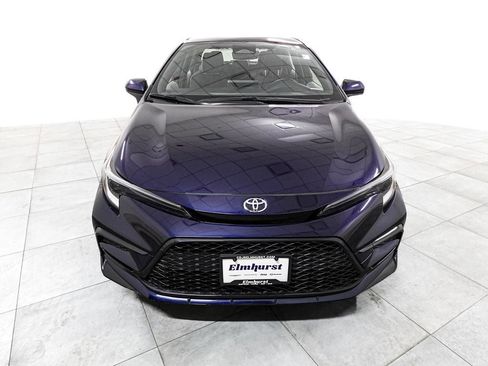 Used 2023 Toyota Corolla SE FWD image 3