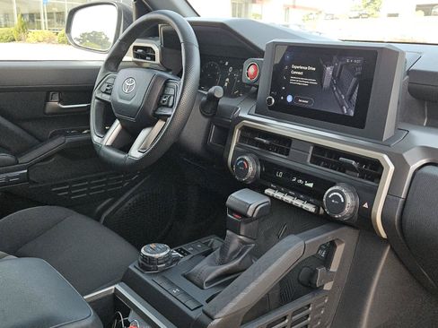 Used 2024 Toyota Tacoma TRD Off-Road AWD/4WD image 31