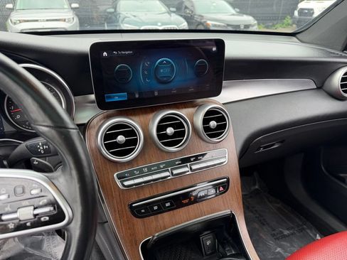 Used 2020 Mercedes-Benz GLC 300 4MATIC image 23