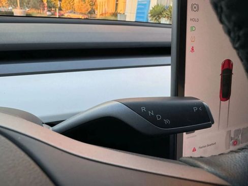 Used 2022 Tesla Model 3 Long Range AWD/4WD image 31