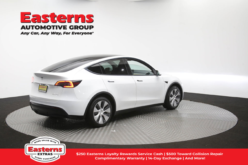 Used 2022 Tesla Model Y Long Range AWD/4WD image 39