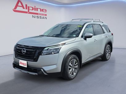 New 2025 Nissan Pathfinder SL w/ Lighting Package (N92)