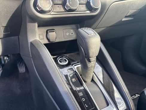 Used 2025 Nissan Versa SV image 39